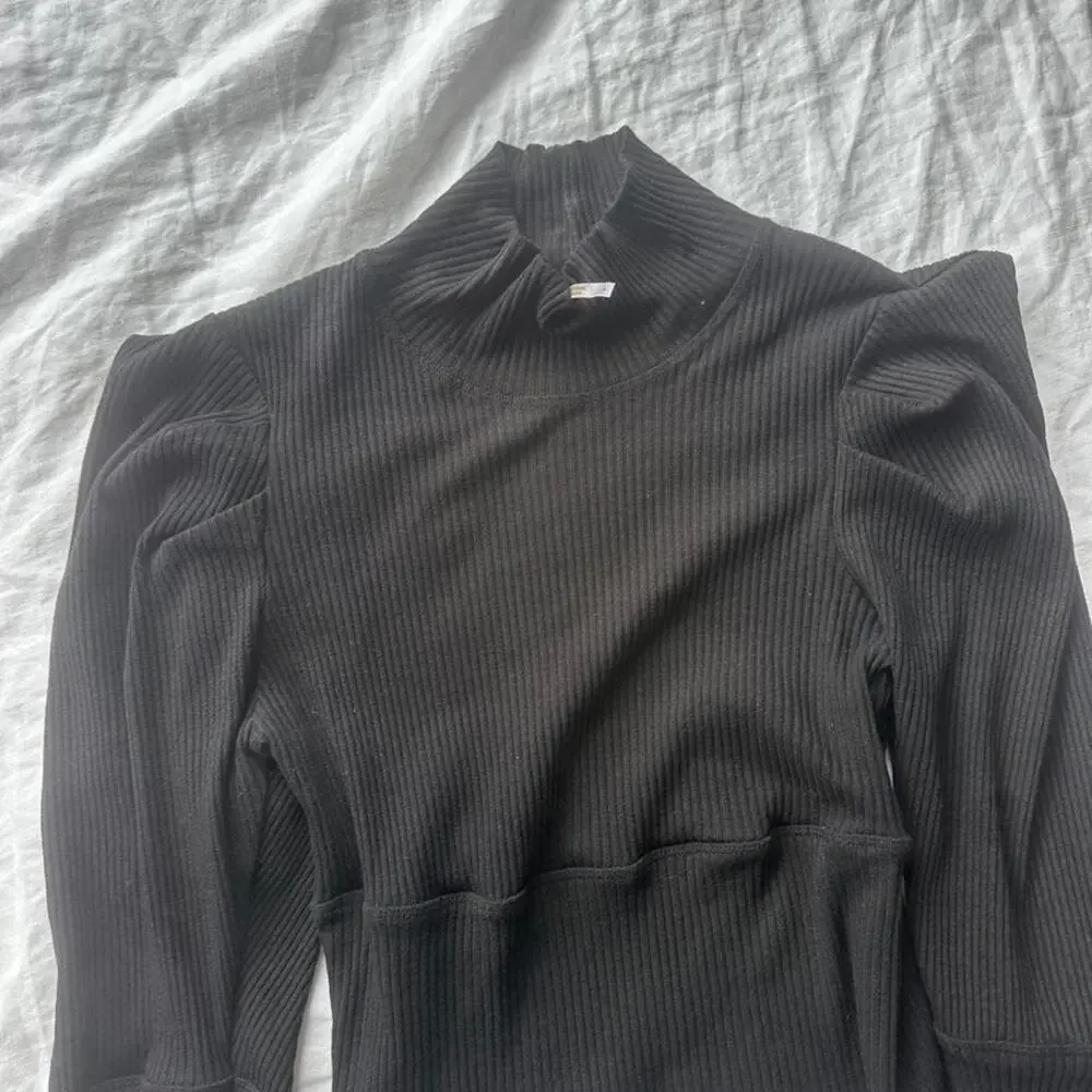 Black ribbed knit mock neck